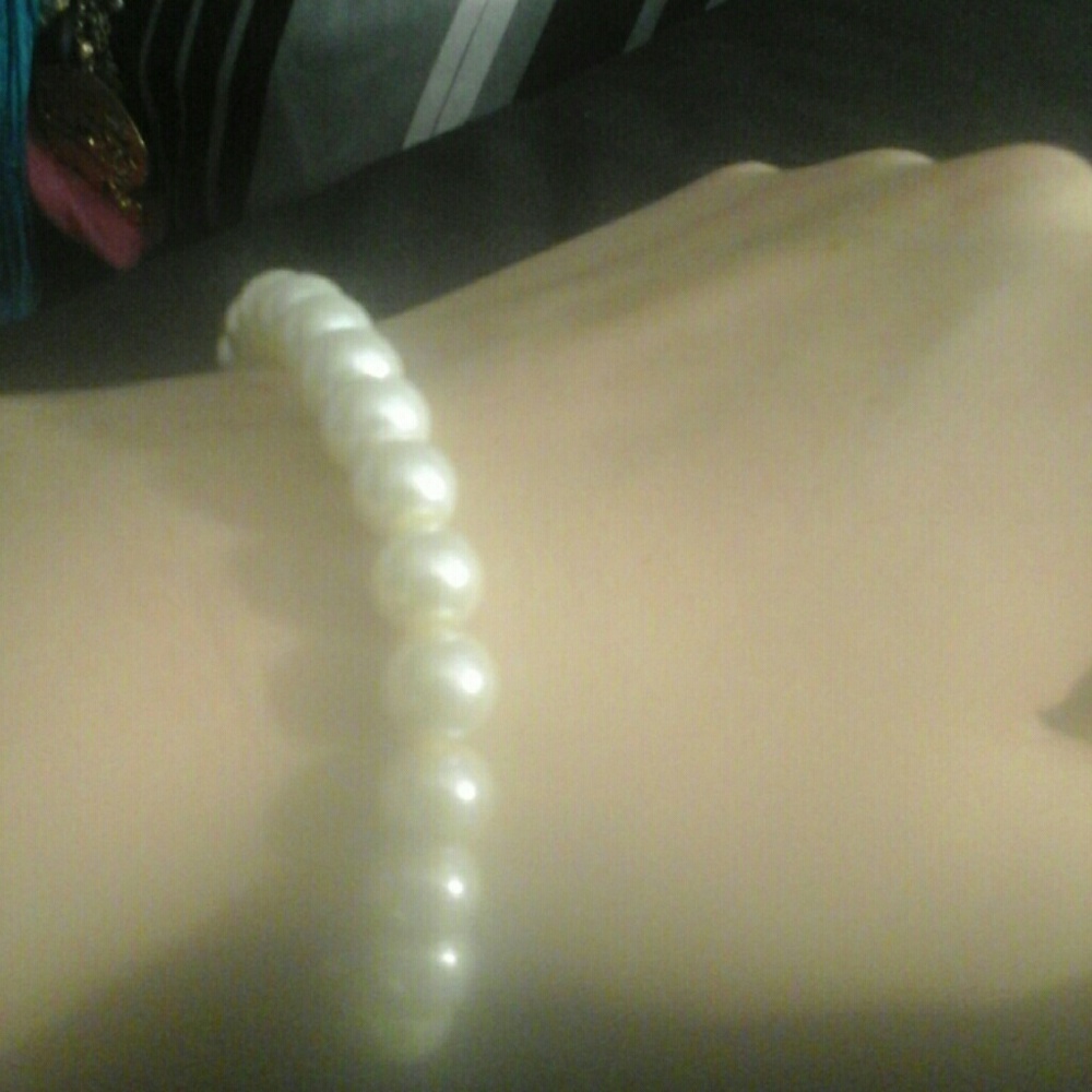 Pearl bracelet